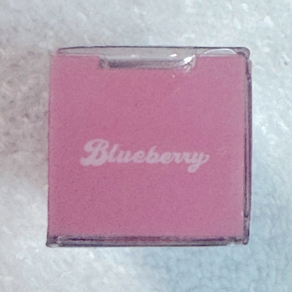 BEAUTY CREATIONS COSMETICS Blueberry Roller Gloss 0.7g BRAND NEW/SEALED - Picture 3 of 5